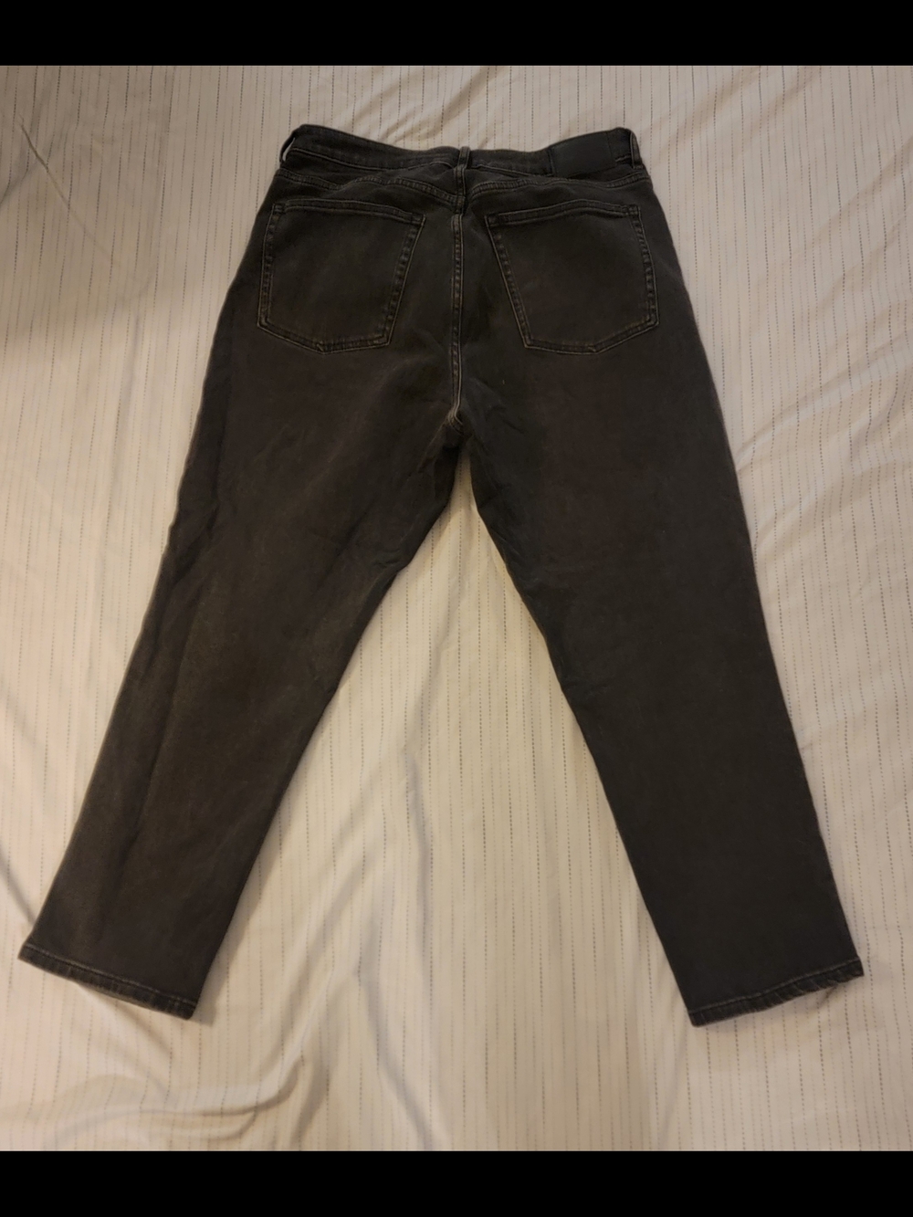 Everlane Slighty Faded Black Curvy Cheeky Jean Label Close-Up